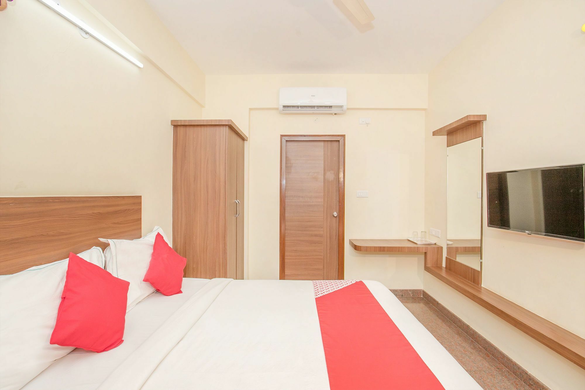 Hotel O Champion Comfort Near Hosahalli Metro Station Bangalore Exteriör bild
